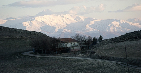 Narkisos, Negis, Navruz iei yada (zseverlik) kendine tapma